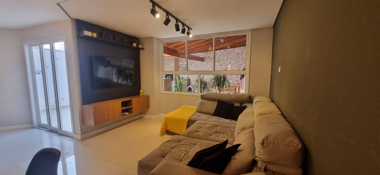 Casa, 4 quartos, 180 m² - Foto 1