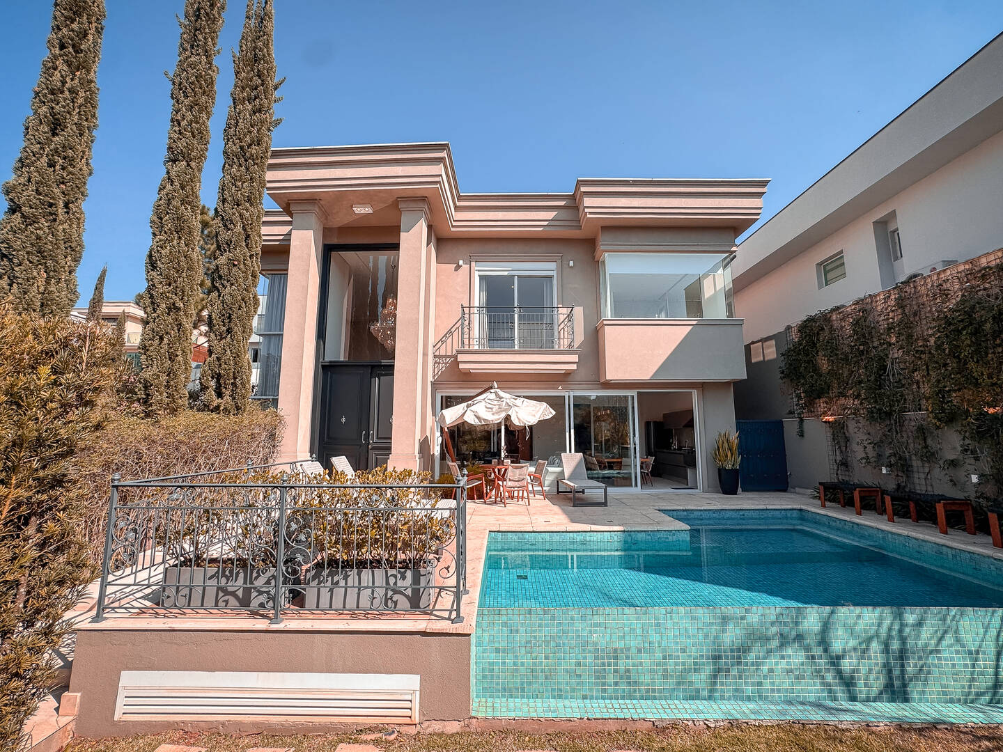 Casa, 4 quartos, 608 m² - Foto 1