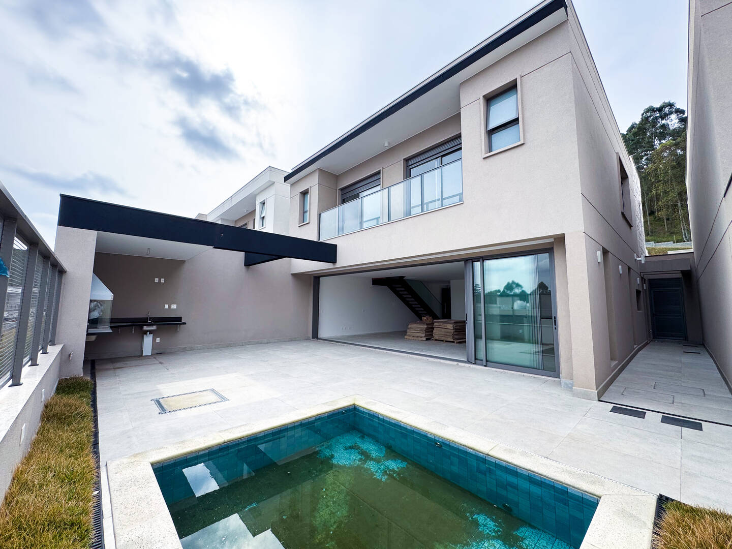 Casa, 4 quartos, 310 m² - Foto 2