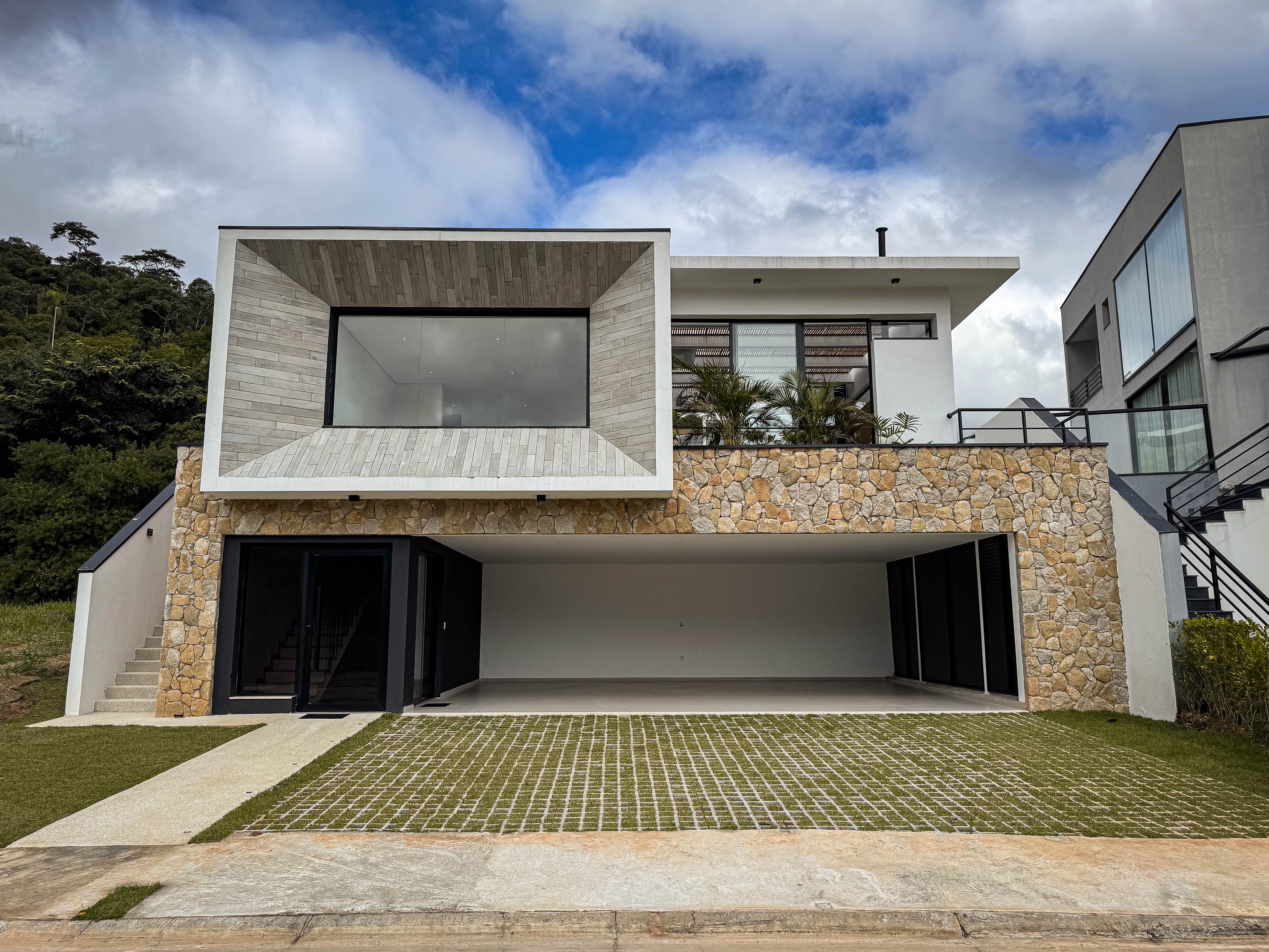 Casa, 4 quartos, 309 m² - Foto 1