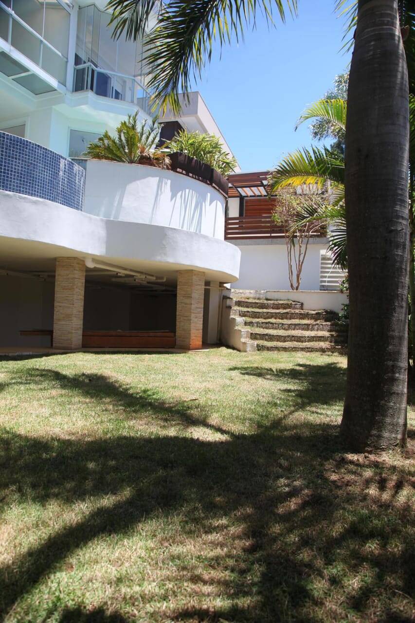 Casa à venda e aluguel com 4 quartos, 607m² - Foto 6