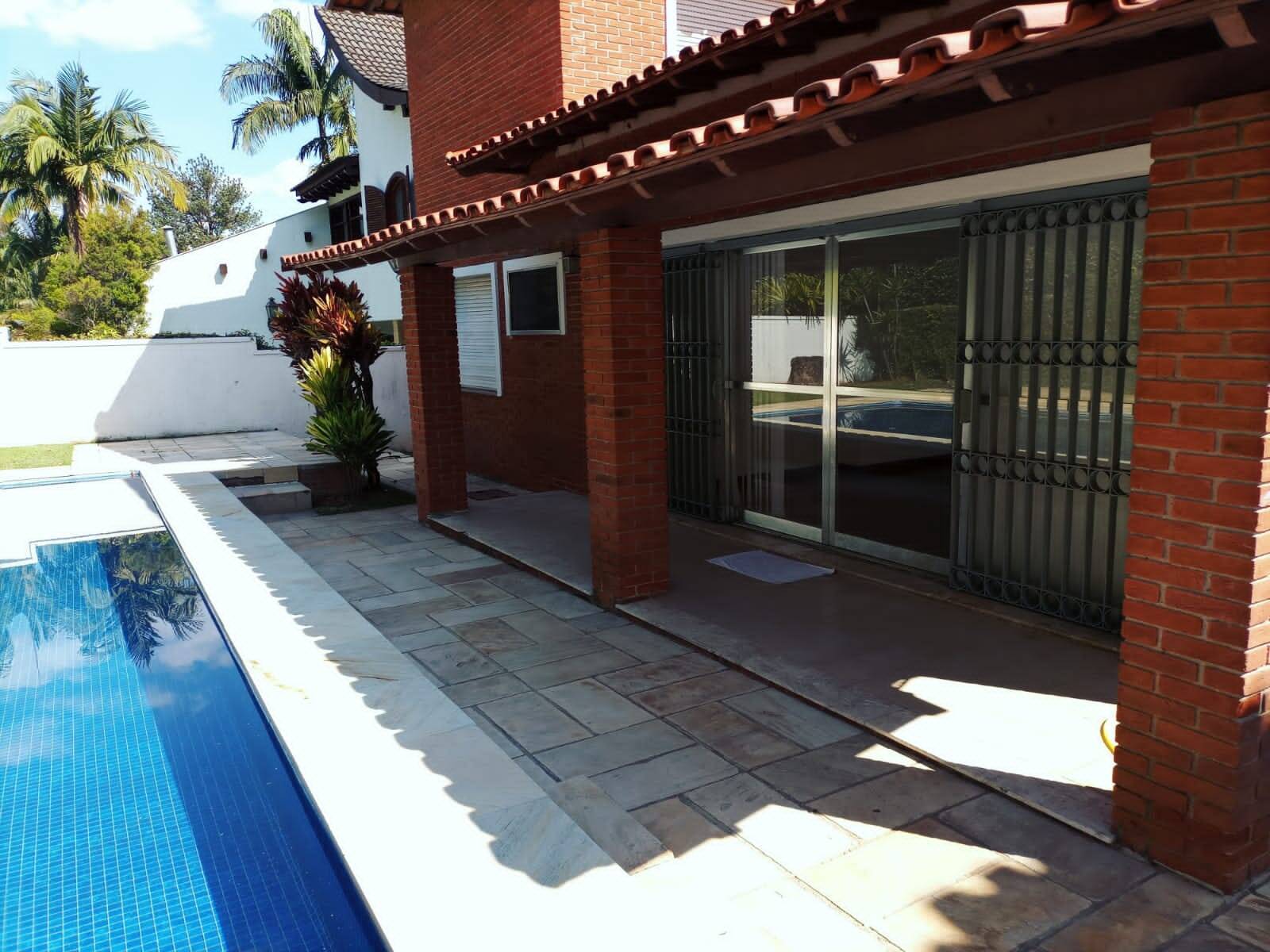 Casa para alugar com 3 quartos, 300m² - Foto 2