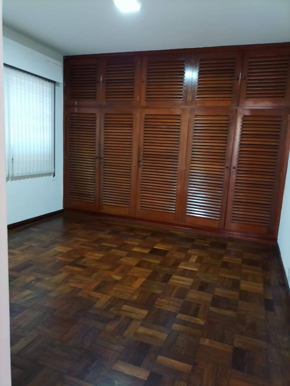 Casa para alugar com 3 quartos, 300m² - Foto 24