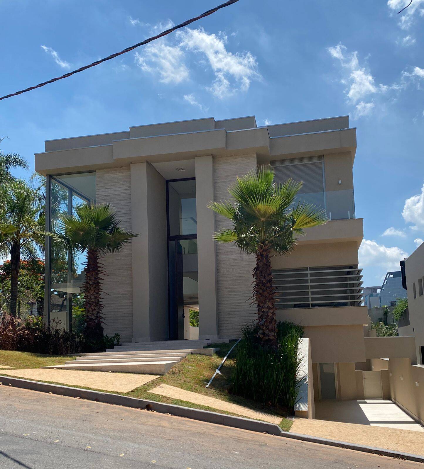 Casa à venda com 4 quartos, 686m² - Foto 1