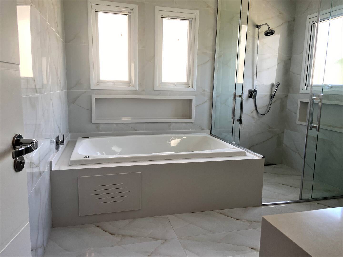 Casa à venda e aluguel com 4 quartos, 450m² - Foto 17