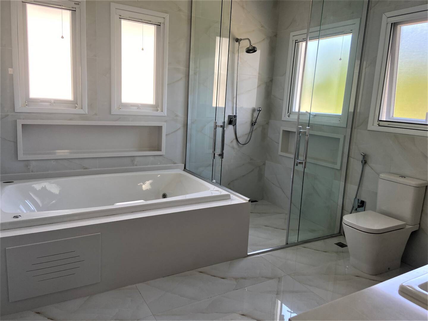 Casa à venda e aluguel com 4 quartos, 450m² - Foto 15