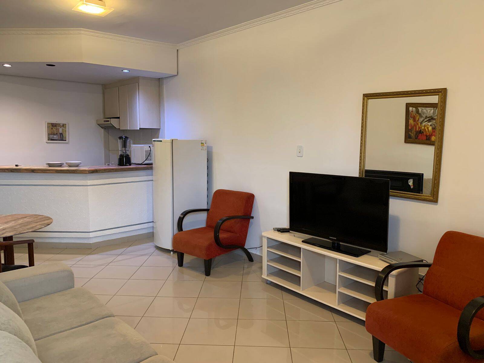 Flat/Apart Hotel para alugar com 1 quarto, 56m² - Foto 1