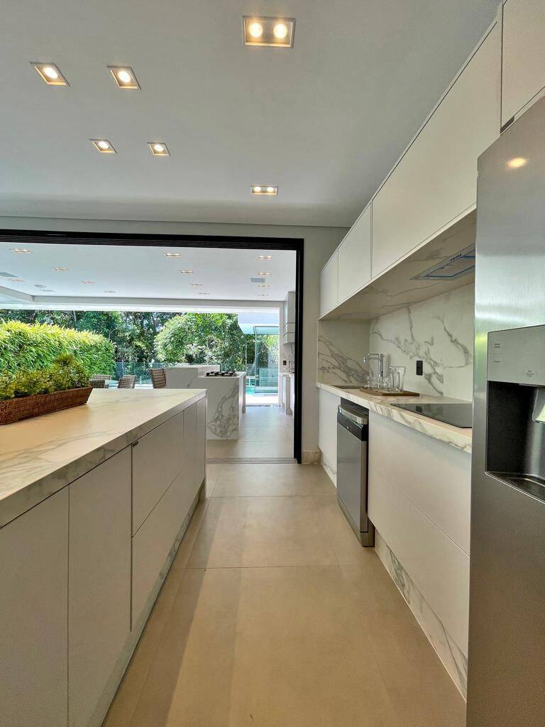 Casa à venda com 5 quartos, 415m² - Foto 13