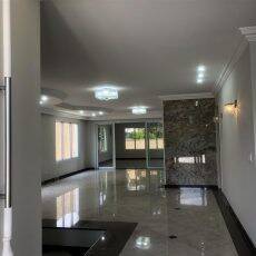 Casa para alugar com 4 quartos, 530m² - Foto 1