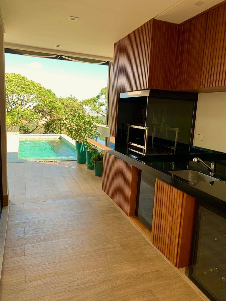 Casa à venda e aluguel com 4 quartos, 500m² - Foto 10
