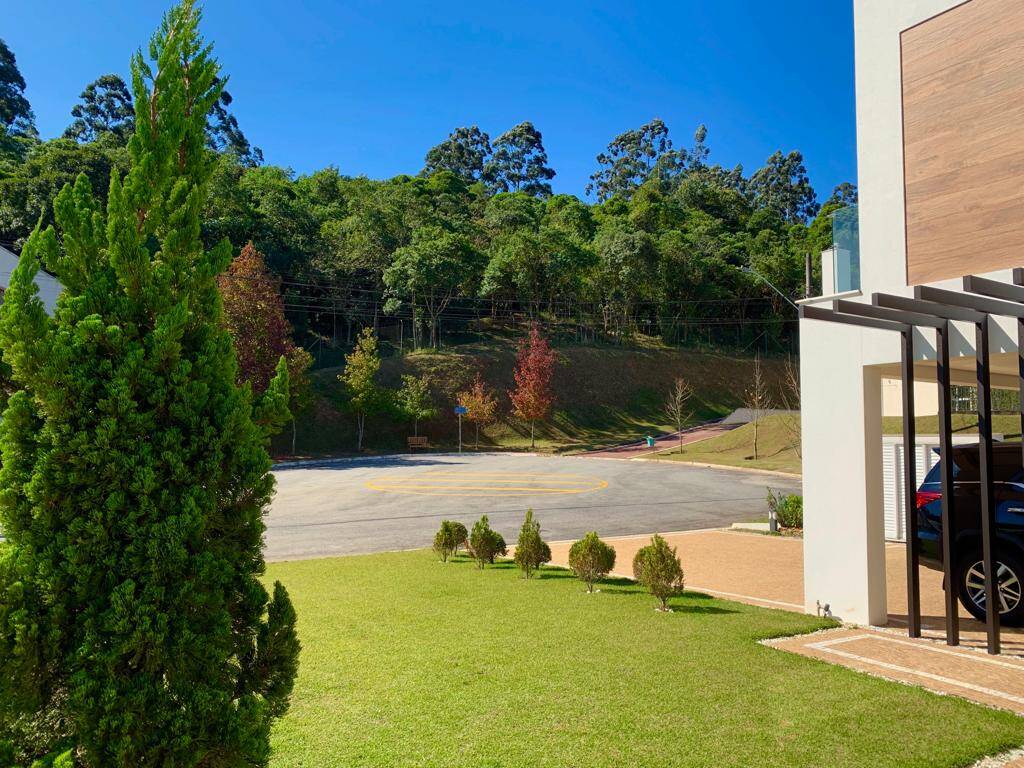 Casa à venda e aluguel com 4 quartos, 500m² - Foto 11