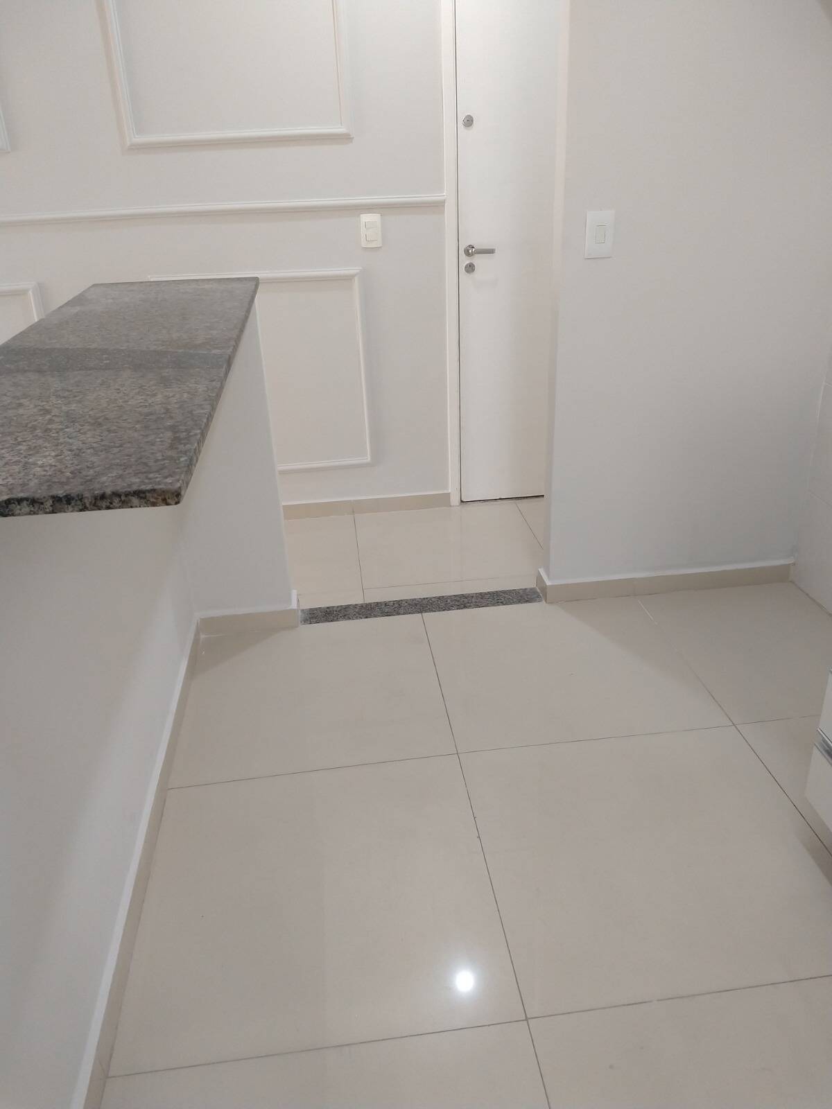 Apartamento à venda com 3 quartos, 79m² - Foto 4