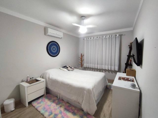 Casa para Venda em Santana de Parnaíba - 5