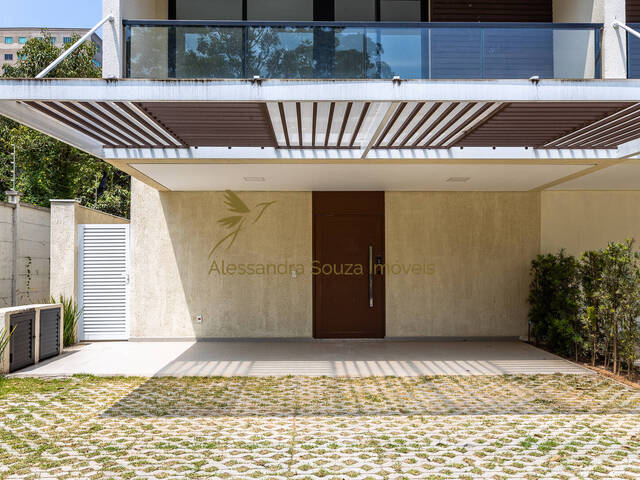 #1913 - Casa para Venda em Santana de Parnaíba - SP