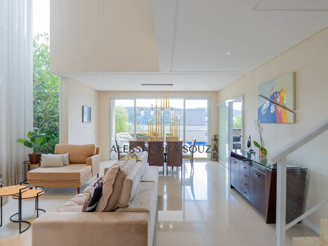 Casa para Venda em Santana de Parnaíba - 4