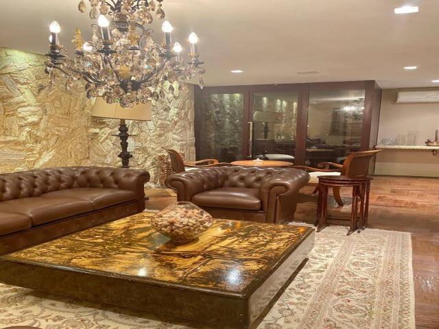 Casa para Venda em Santana de Parnaíba - 5