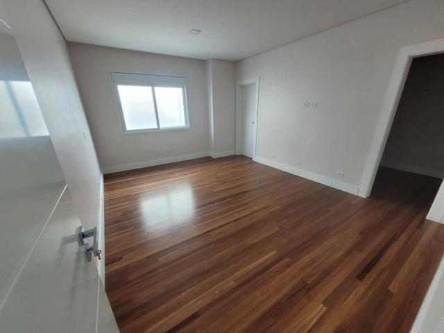 Casa para Venda em Santana de Parnaíba - 3