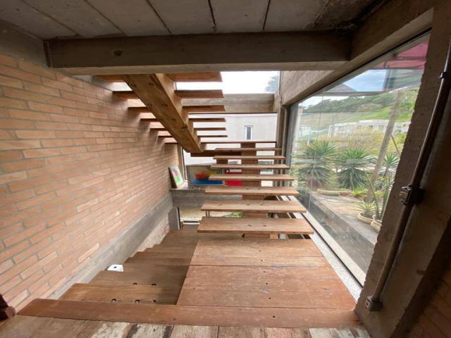 Casa para Venda em Santana de Parnaíba - 3