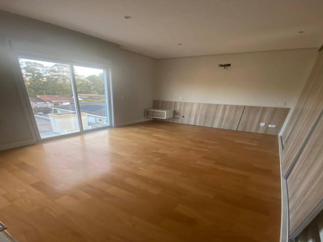 Casa para Venda em Santana de Parnaíba - 4
