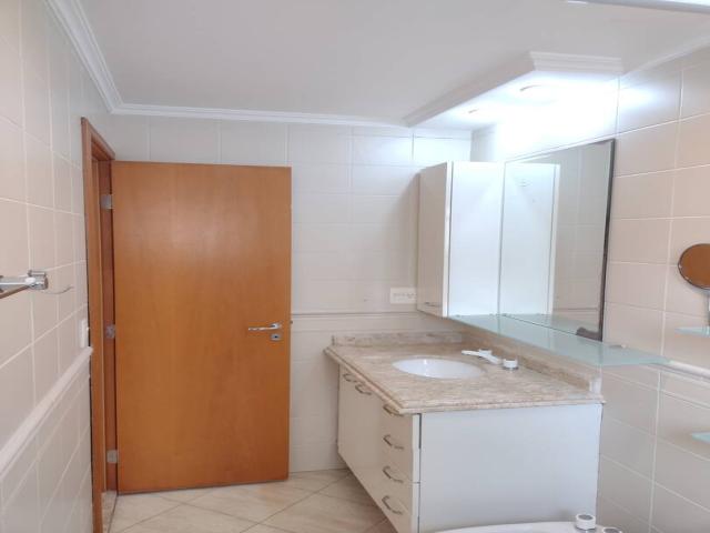 Apartamento para Venda em Santana de Parnaíba - 4