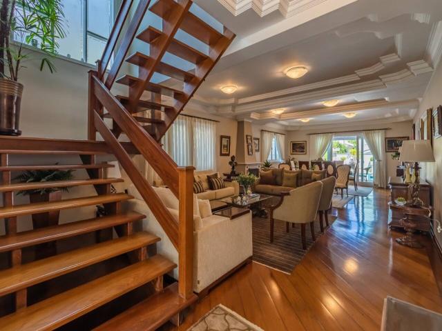 Casa para Venda em Santana de Parnaíba - 5