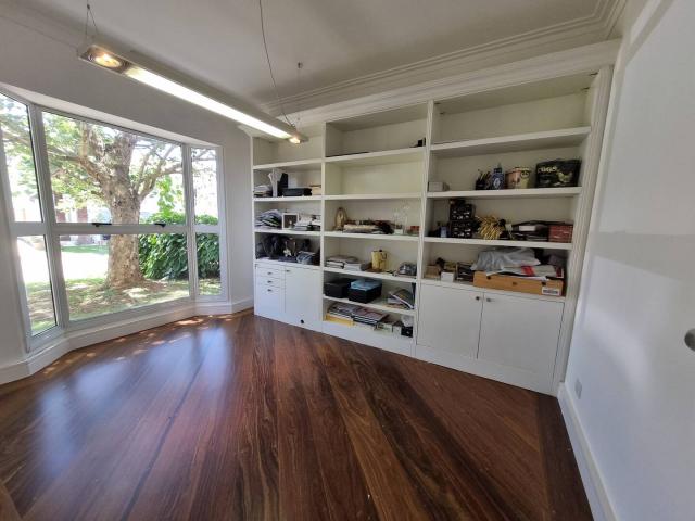 Casa para Venda em Santana de Parnaíba - 5