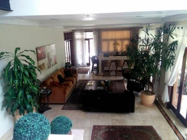 Casa para Locação em Santana de Parnaíba - 2