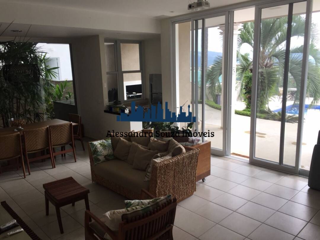Casa à venda e aluguel com 4 quartos, 600m² - Foto 2