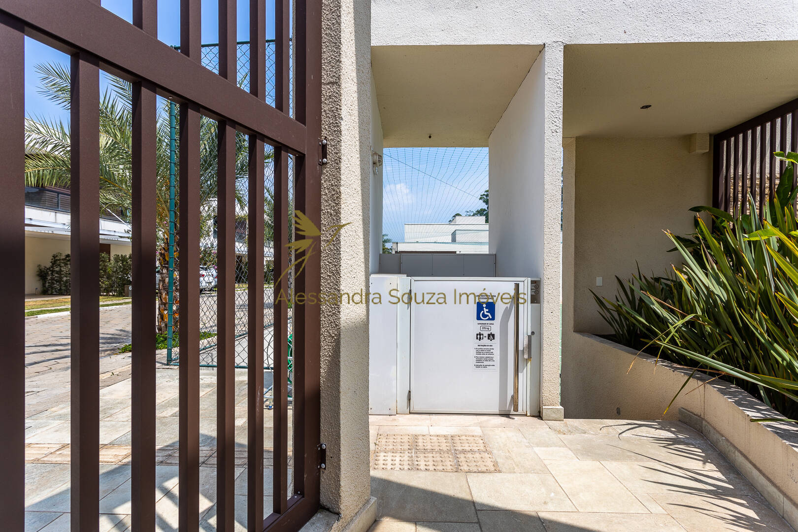 Casa à venda e aluguel com 4 quartos, 214m² - Foto 8