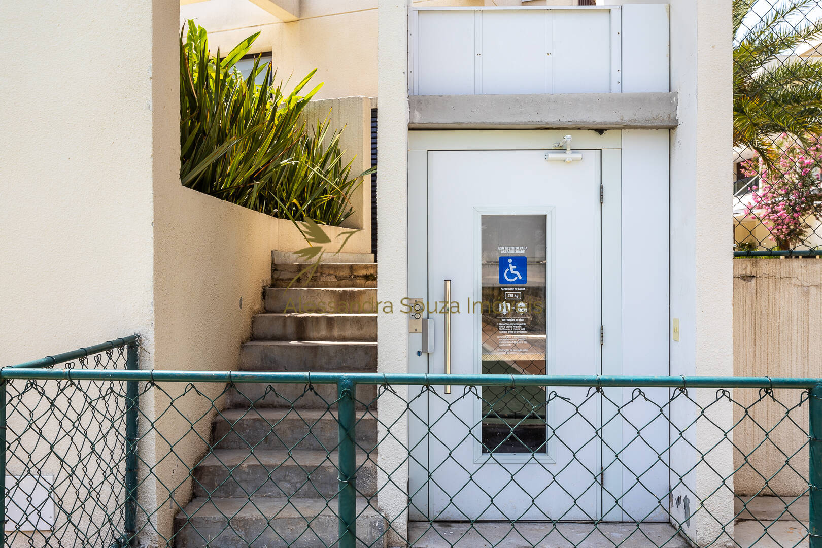 Casa à venda e aluguel com 4 quartos, 214m² - Foto 9