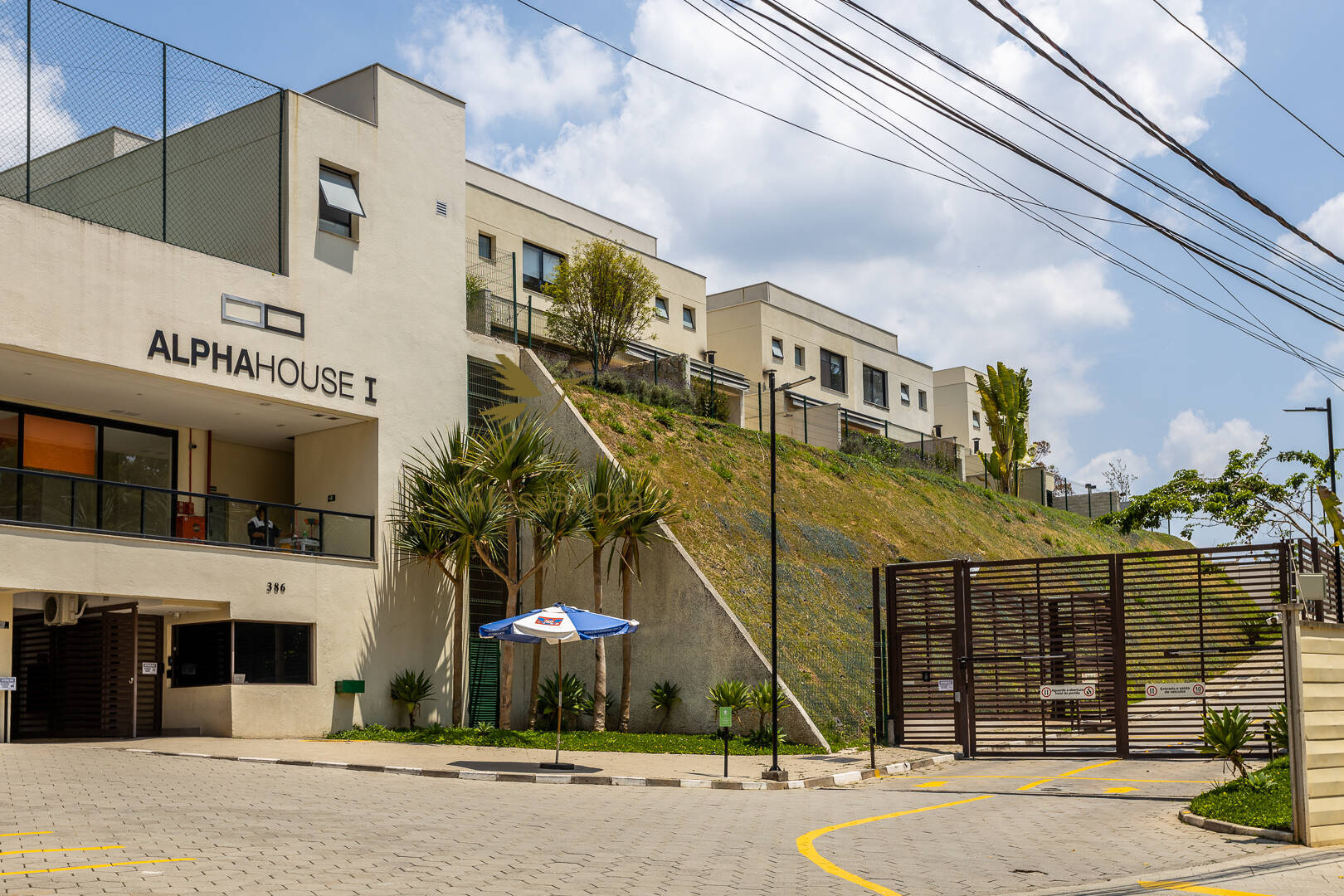 Casa à venda e aluguel com 4 quartos, 214m² - Foto 13