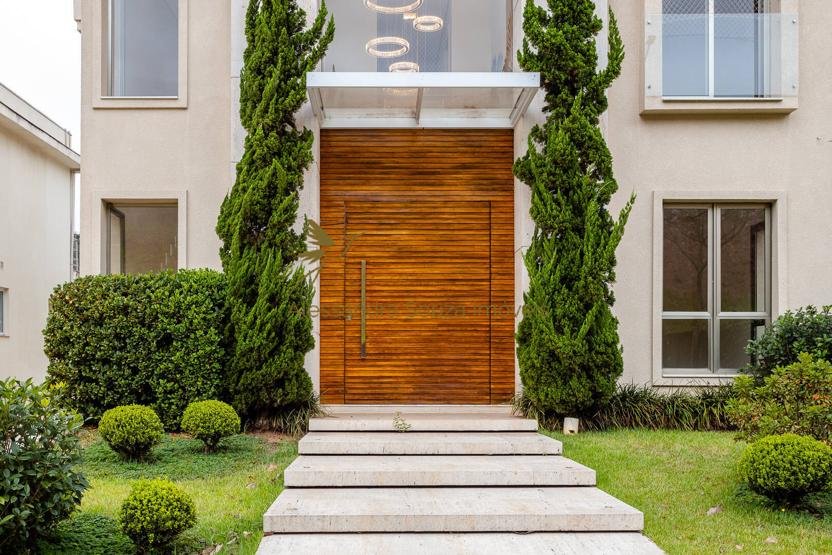 Casa à venda e aluguel com 4 quartos, 571m² - Foto 3