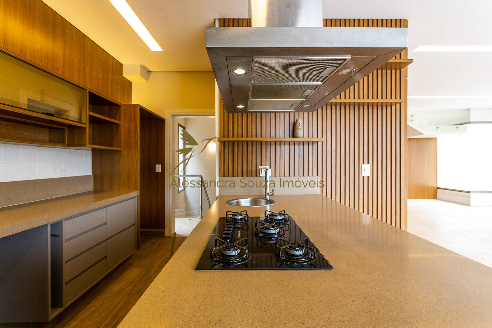 Casa à venda e aluguel com 4 quartos, 571m² - Foto 21