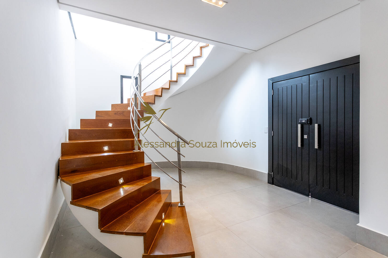 Casa à venda e aluguel com 4 quartos, 620m² - Foto 8