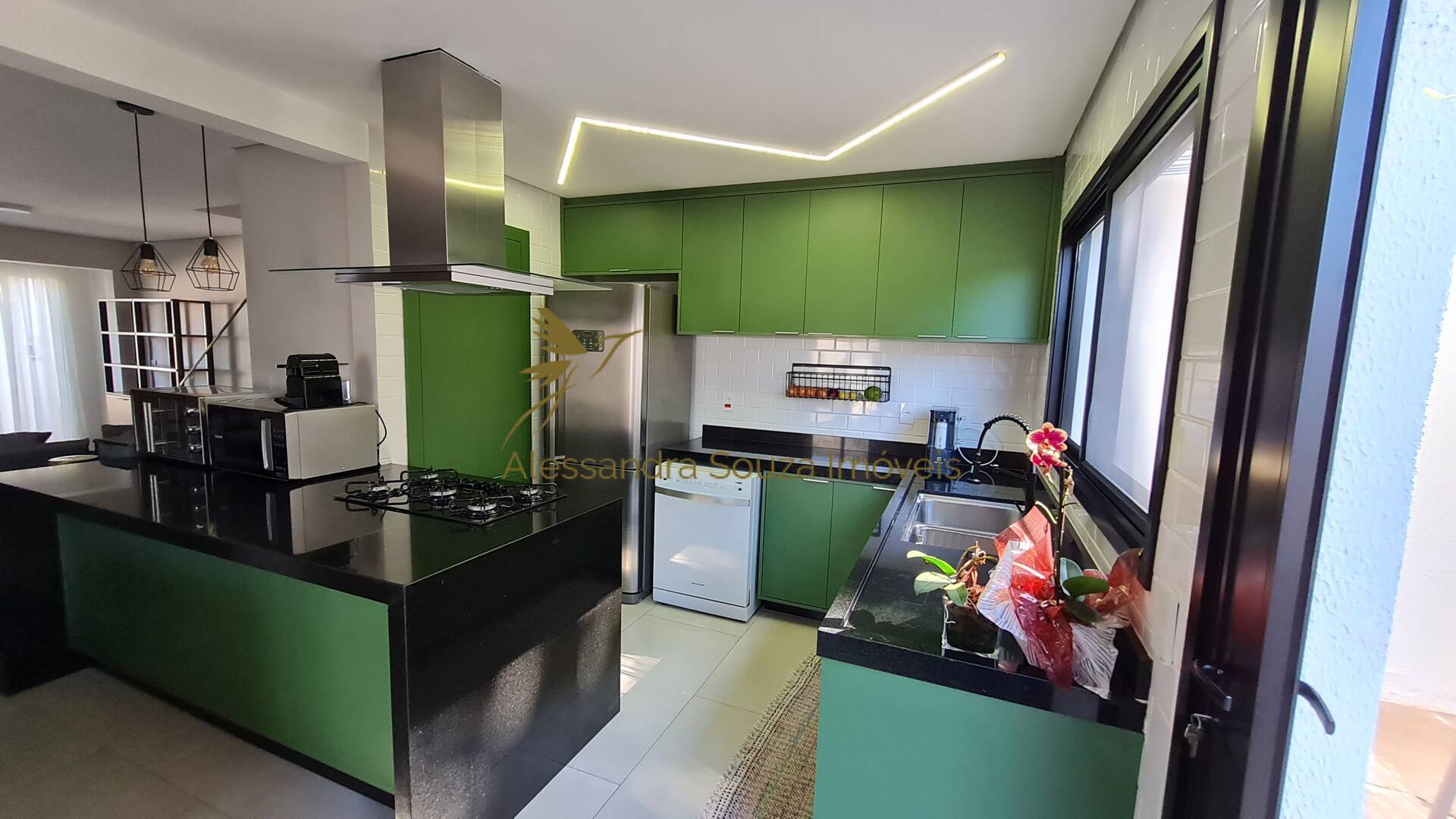 Casa para alugar com 3 quartos, 247m² - Foto 4