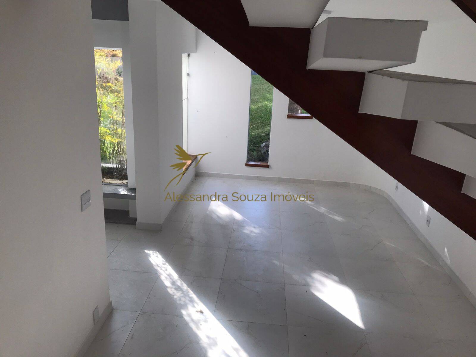 Casa à venda e aluguel com 5 quartos, 342m² - Foto 5
