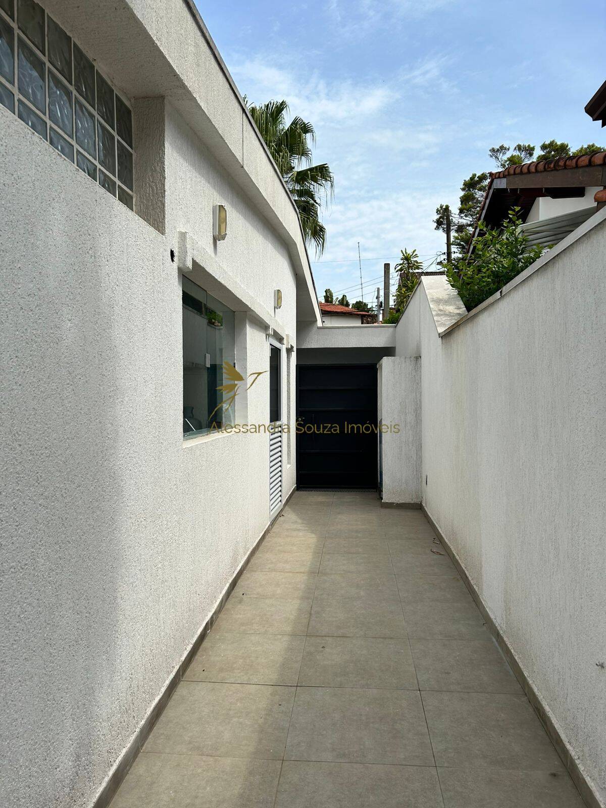 Casa à venda e aluguel com 5 quartos, 342m² - Foto 14