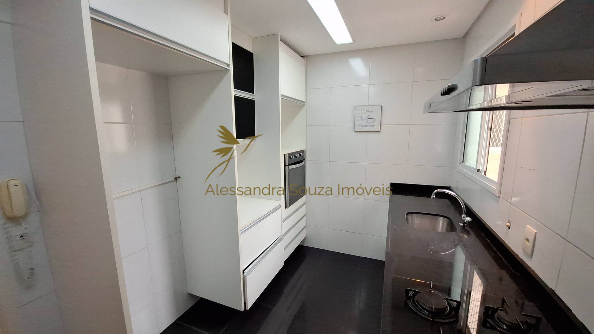 Apartamento à venda com 3 quartos, 85m² - Foto 2