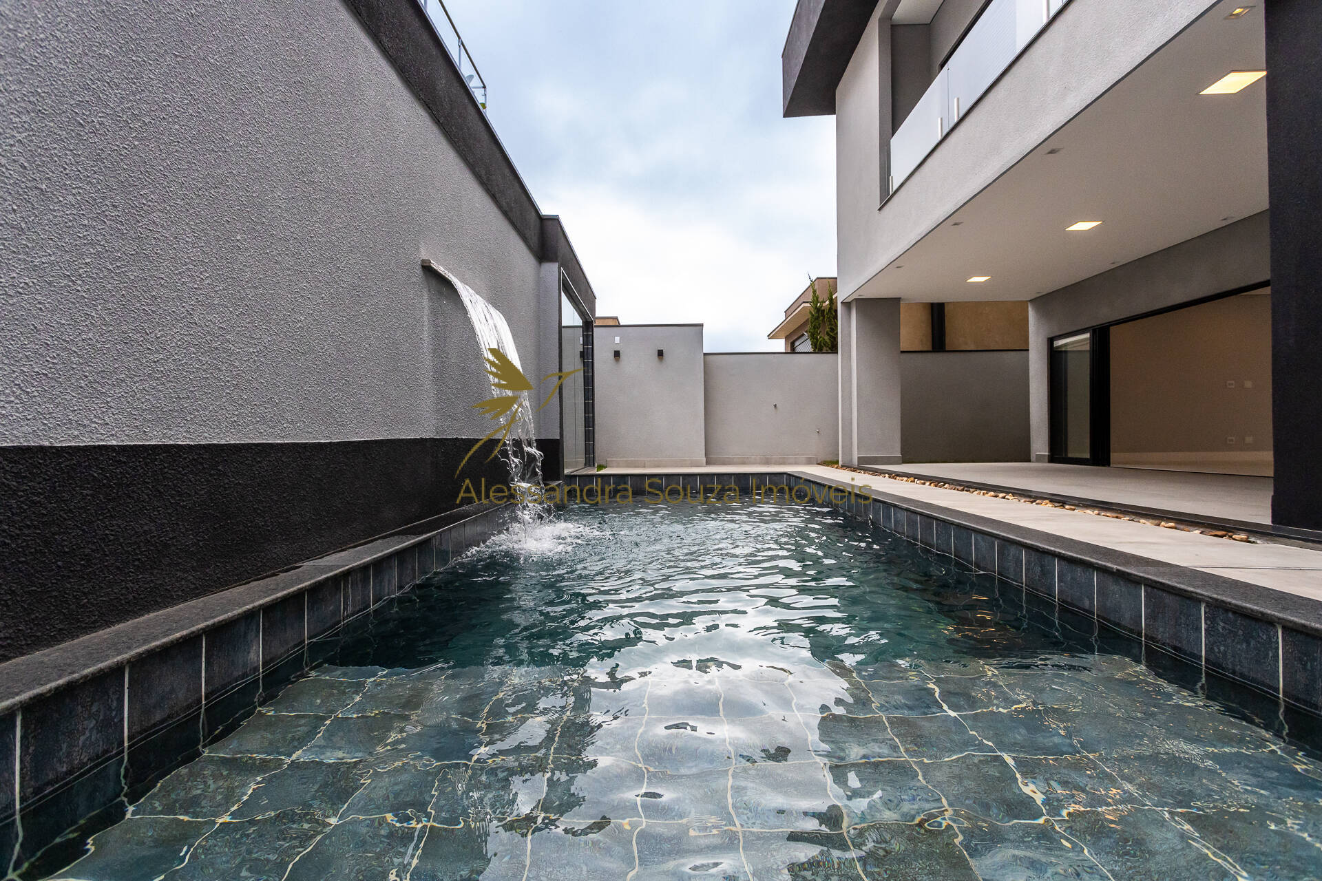 Casa à venda com 5 quartos, 392m² - Foto 8