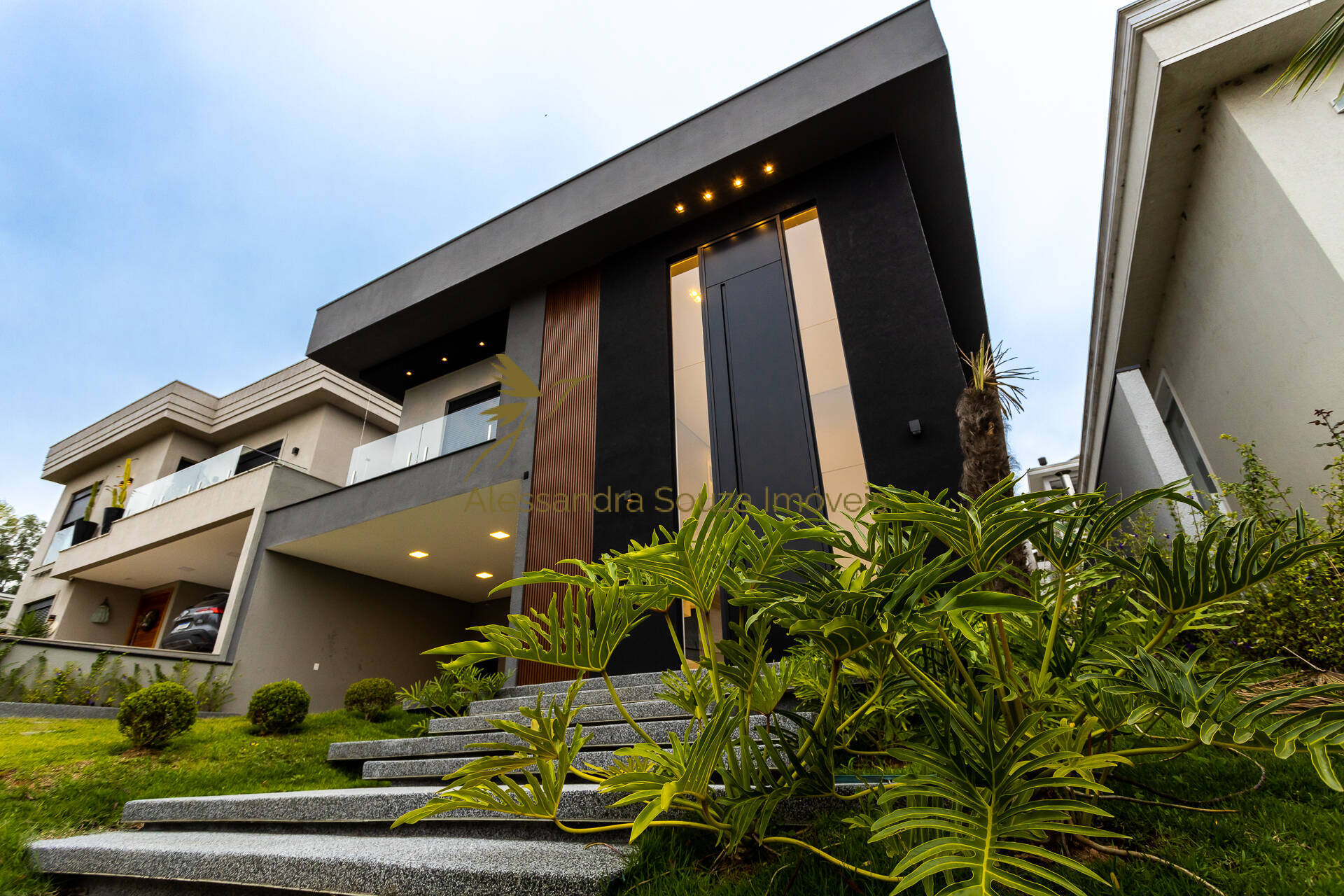 Casa à venda com 5 quartos, 392m² - Foto 1