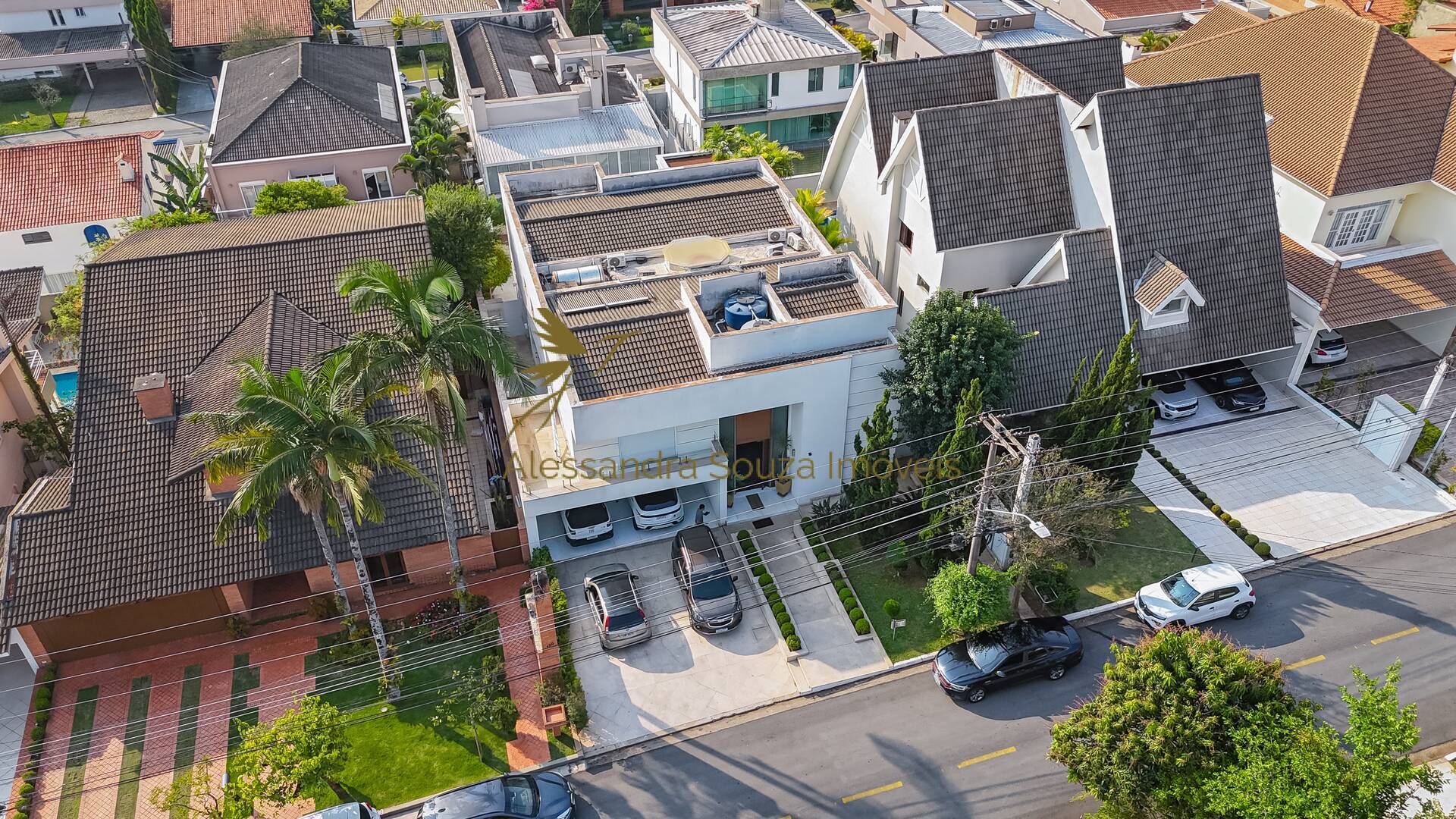 Casa à venda com 4 quartos, 560m² - Foto 2