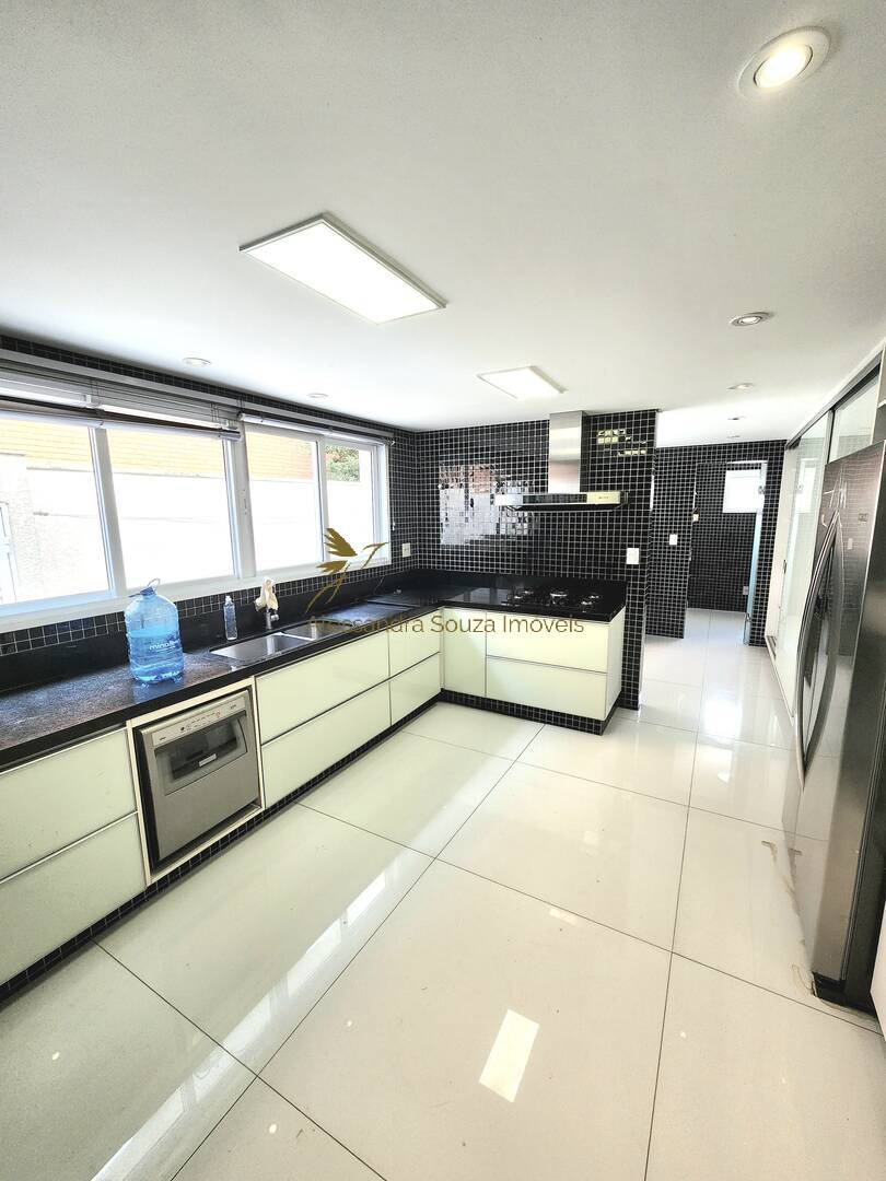 Casa à venda com 4 quartos, 560m² - Foto 42