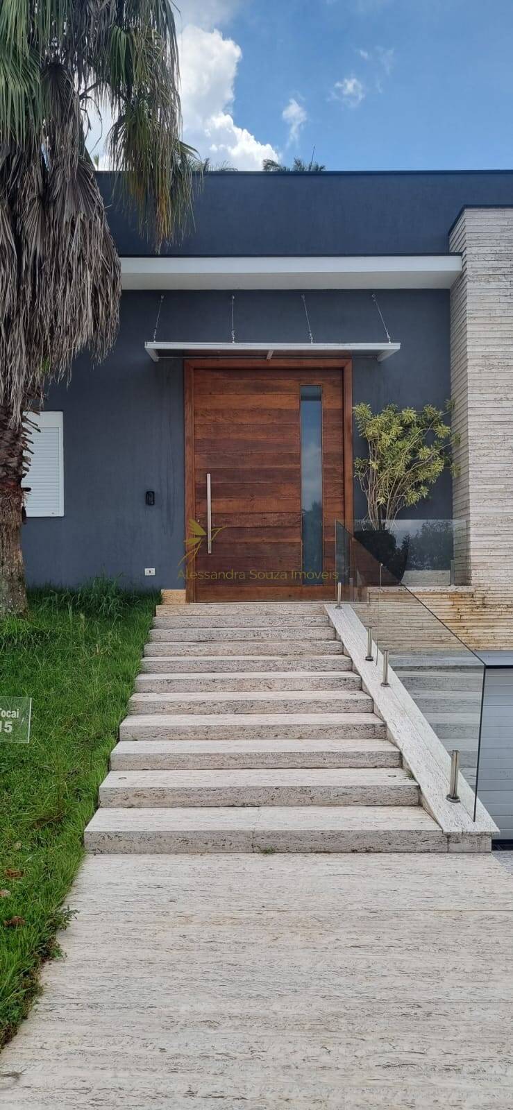 Casa à venda e aluguel com 4 quartos, 410m² - Foto 1