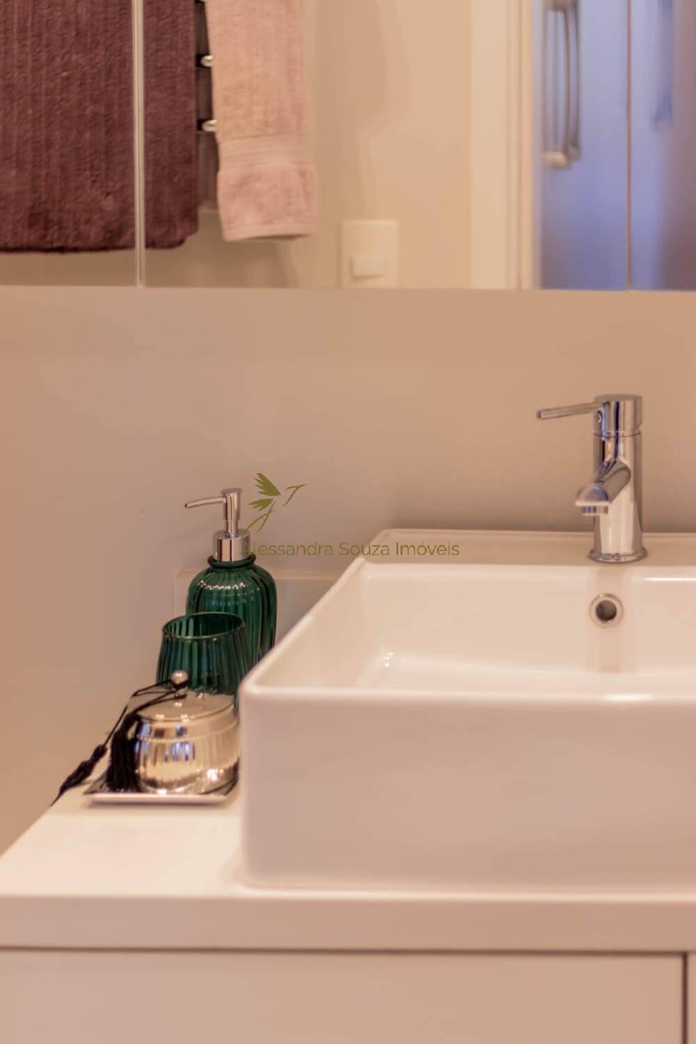 Apartamento à venda com 2 quartos, 70m² - Foto 17