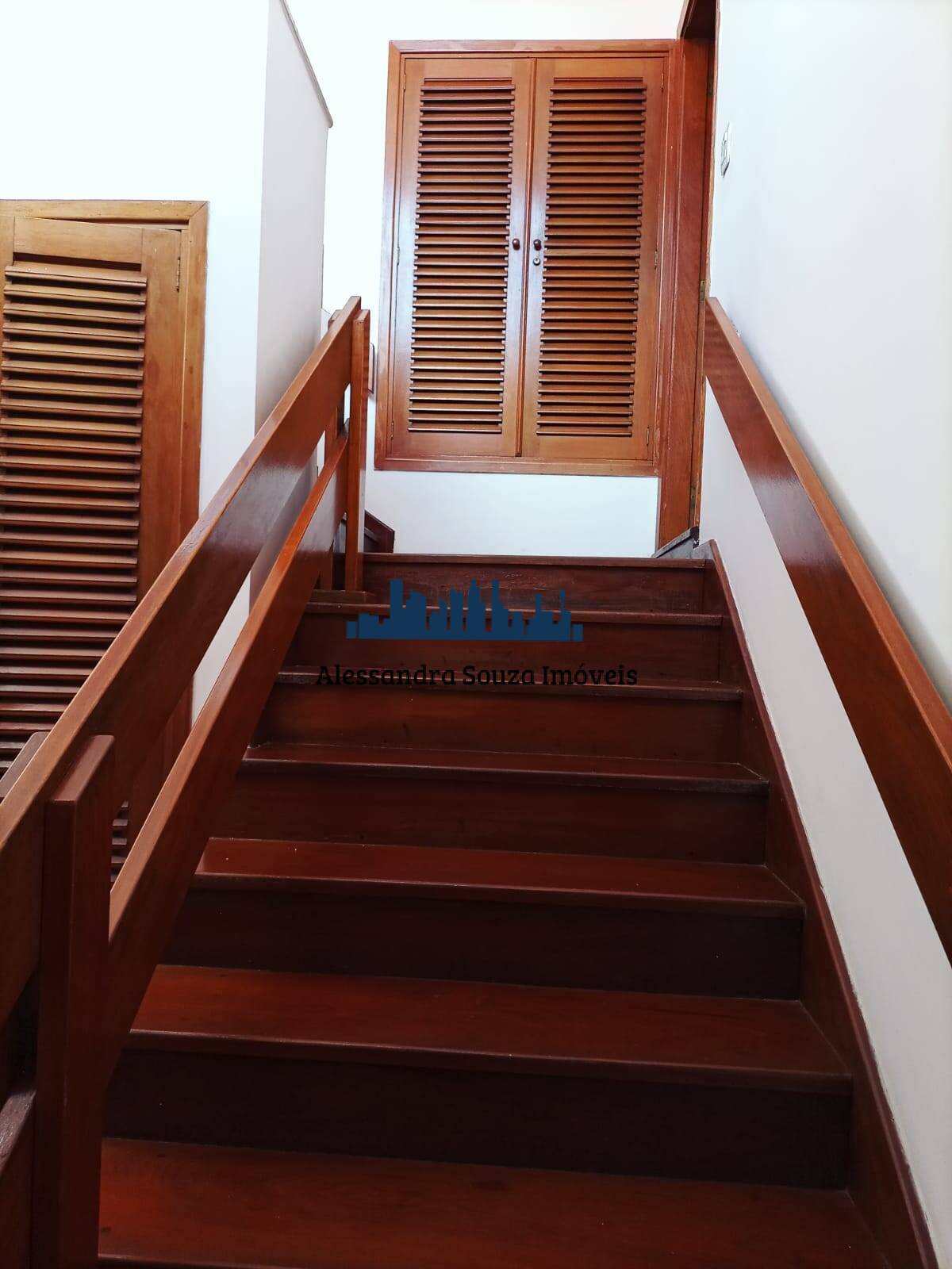 Casa para alugar com 3 quartos, 300m² - Foto 14