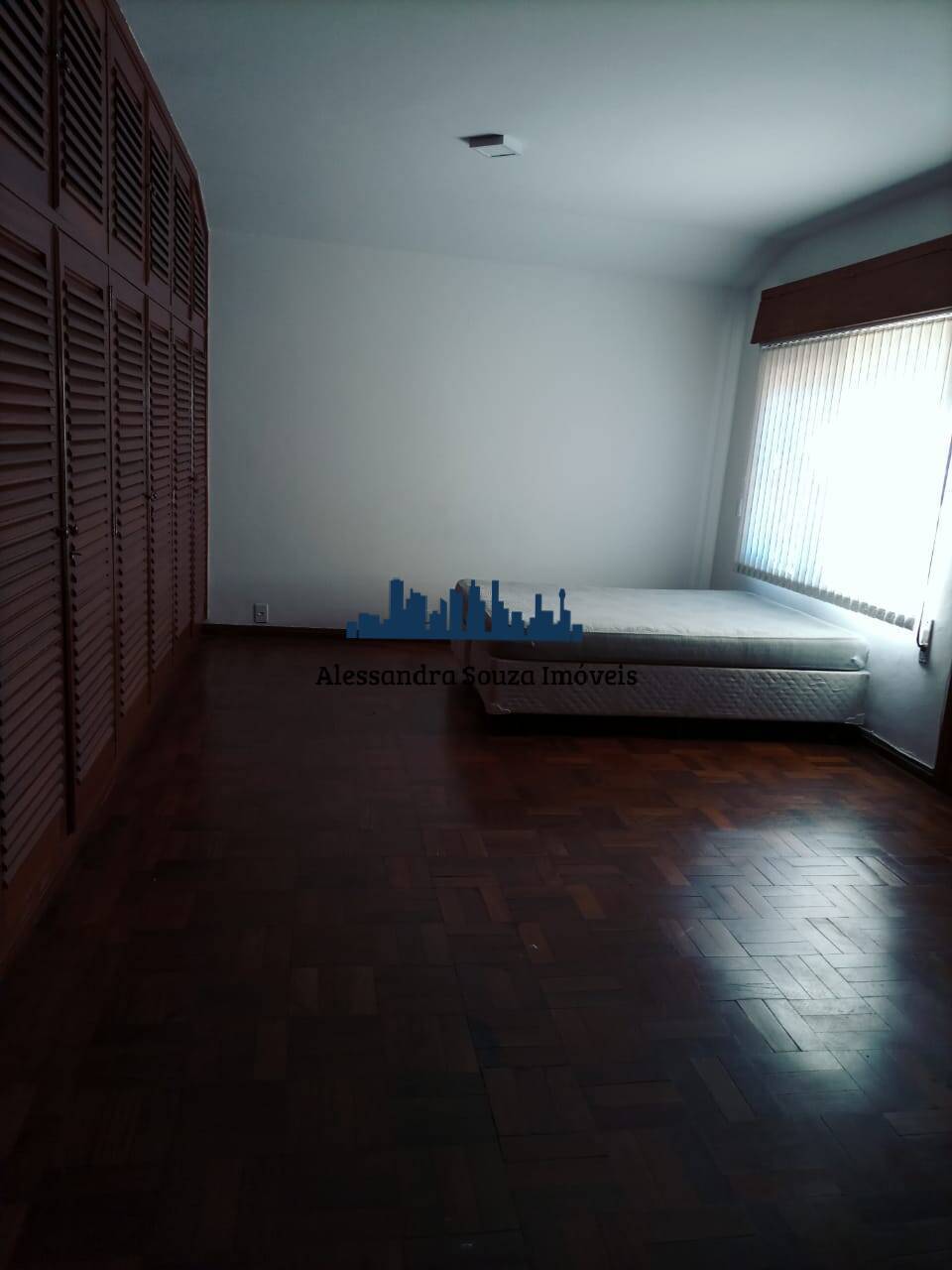 Casa para alugar com 3 quartos, 300m² - Foto 20