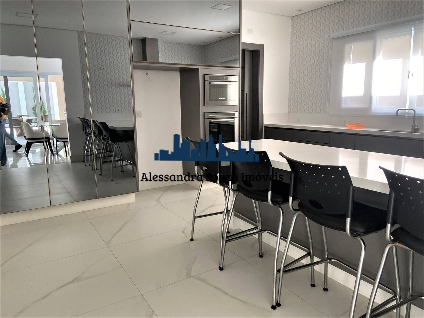 Casa à venda e aluguel com 4 quartos, 450m² - Foto 12