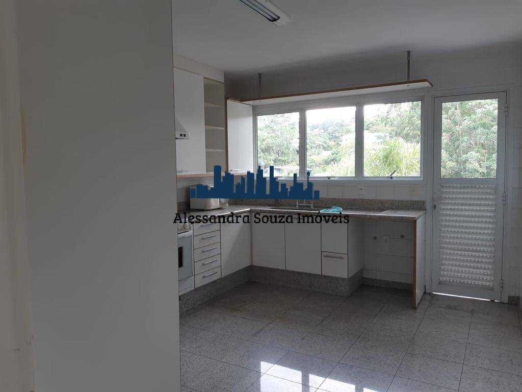 Casa para alugar com 4 quartos, 700m² - Foto 3