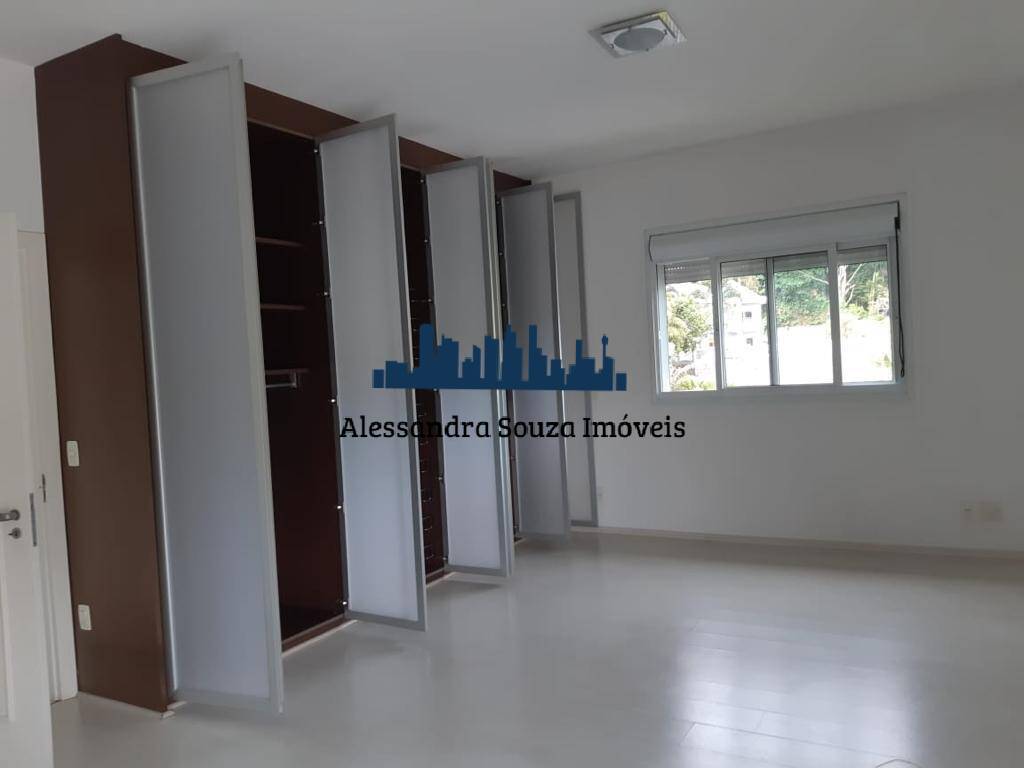 Casa para alugar com 4 quartos, 700m² - Foto 4