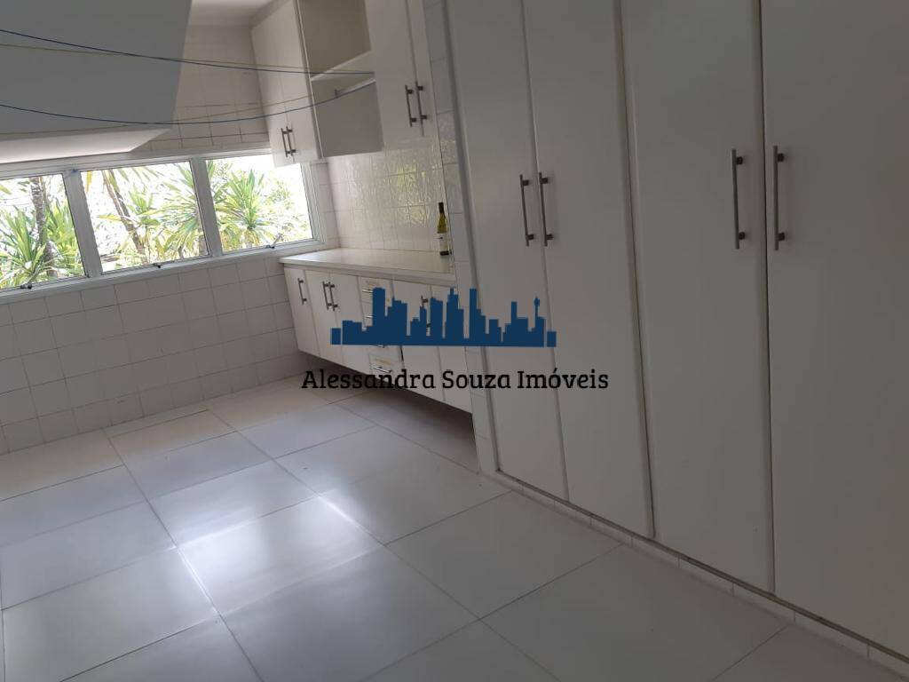 Casa para alugar com 4 quartos, 700m² - Foto 12